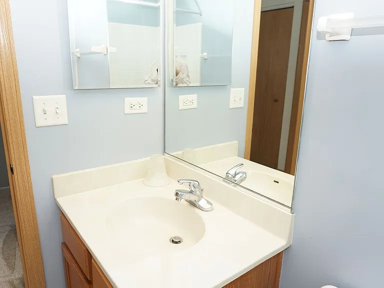 407 Waubonsee Dr — Photo 24