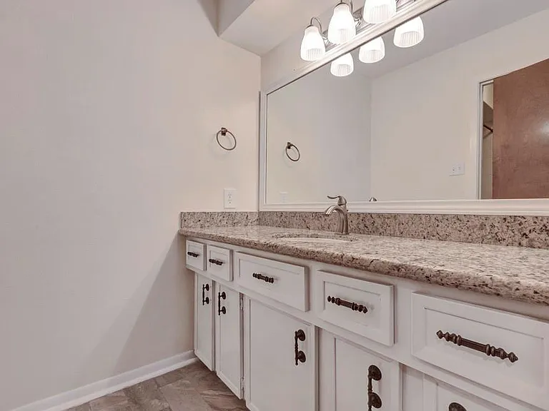 17 Wishbonebush Rd — Photo 7