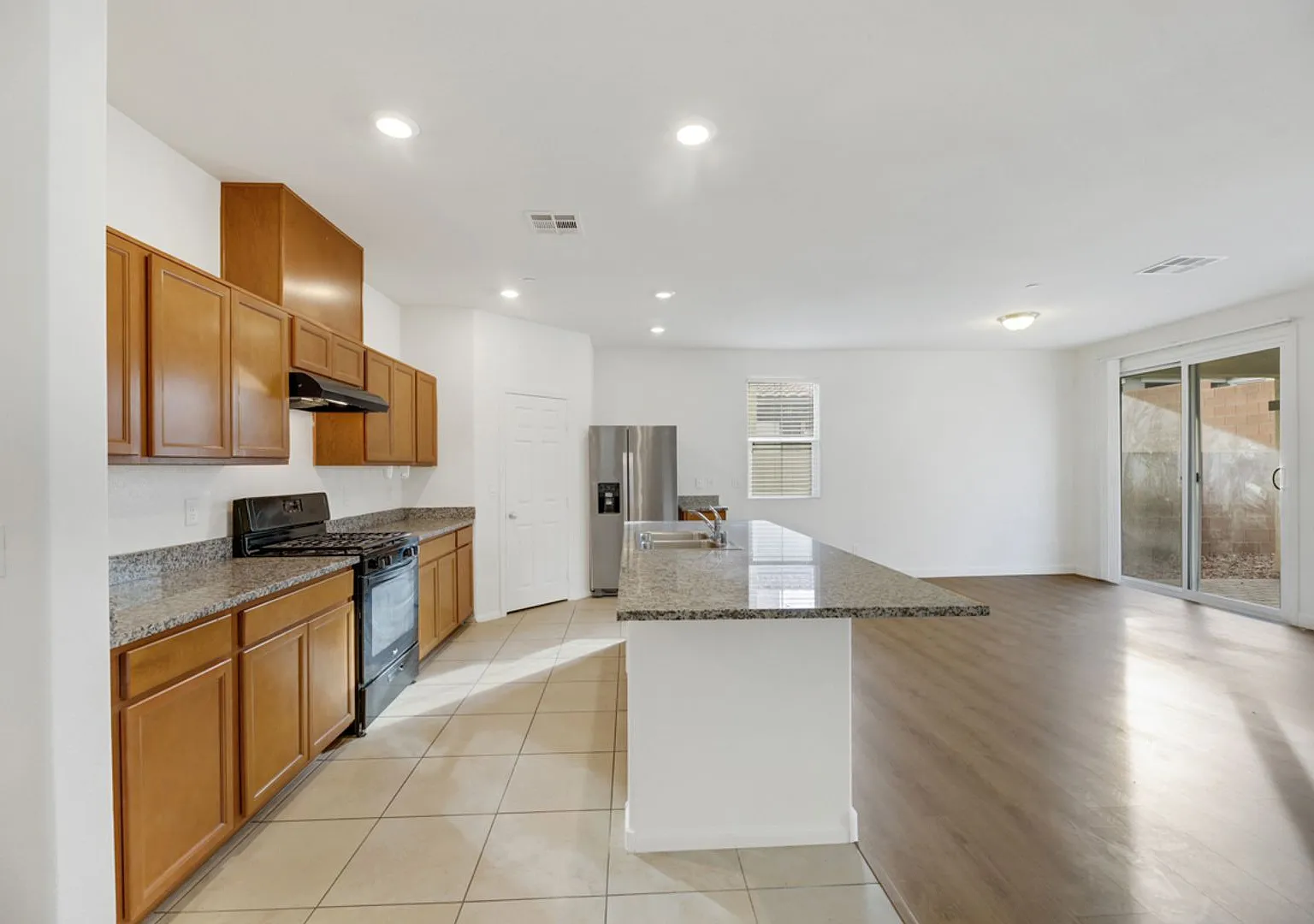 Like Brand New Inspirada Home — Photo 3