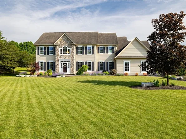 6701 Song Hill Ln, Victor, NY 14564