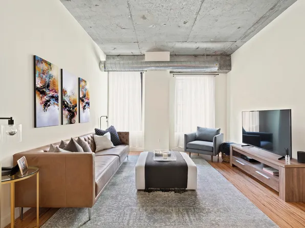 232 Pavonia Avenue image 2 of 9