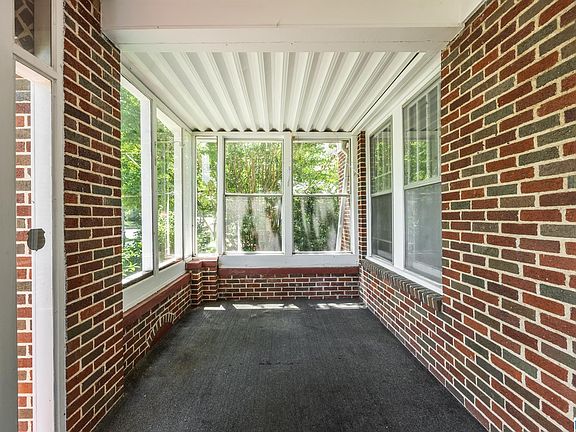 5th image of 1504 Christine Ave