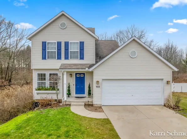 922 Bush Creek Ln, Whitehall, MI 49461