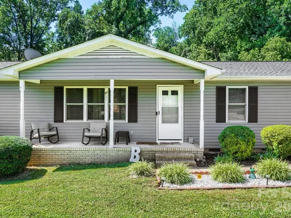 2601 Lynn Dr, Gastonia, NC 28054