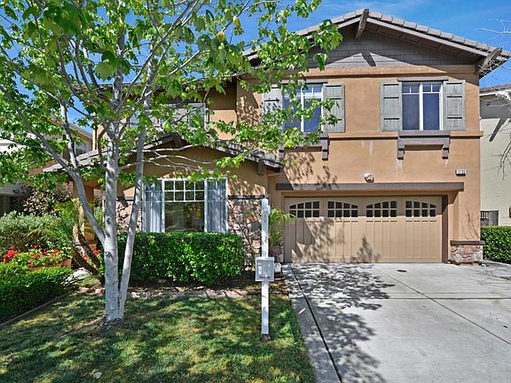 3rd image of 2733 Hill Vista Ct