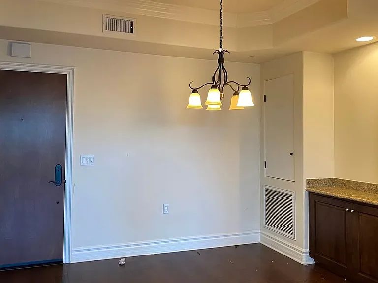 10951 Bloomfield St #Penthouse 1 — Photo 12