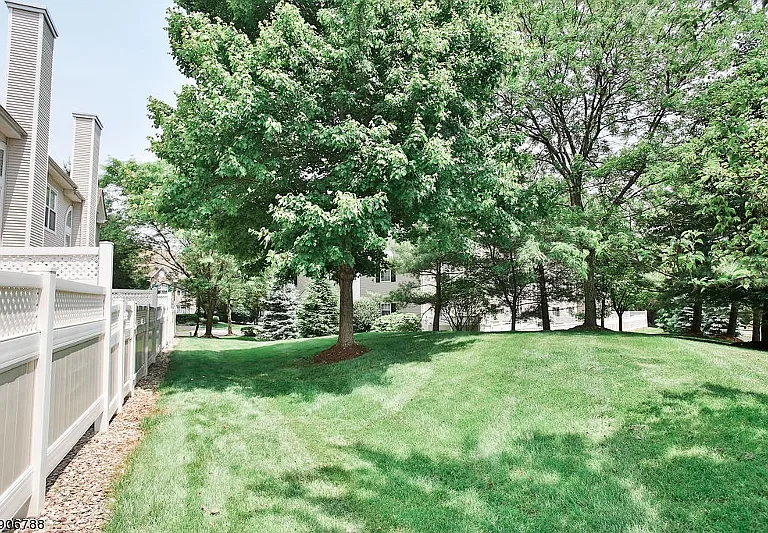 6 Georgian Ct — Photo 12