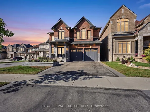 52 Hackett St, East Gwillimbury, ON L9N 0P8