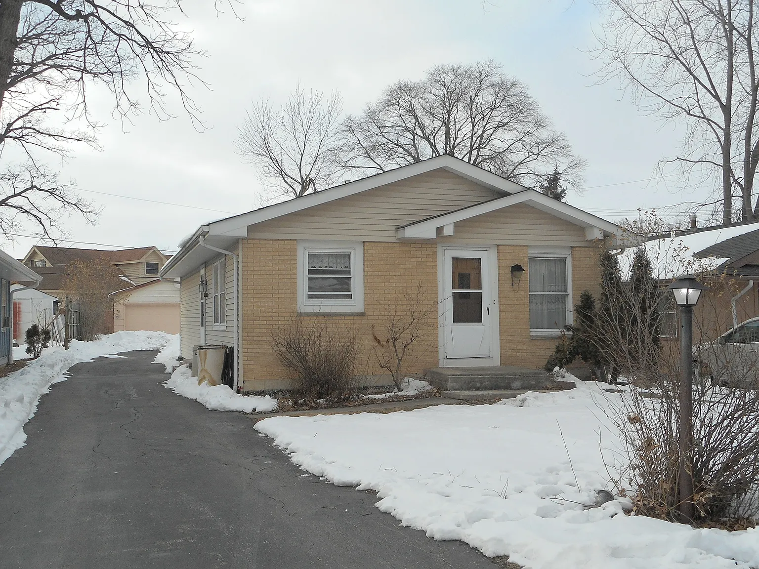 26162 N Walnut Ave photo 1
