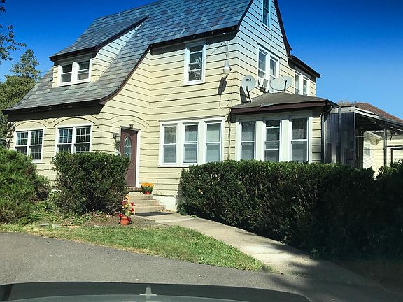 Front entrance to first floor apartment.