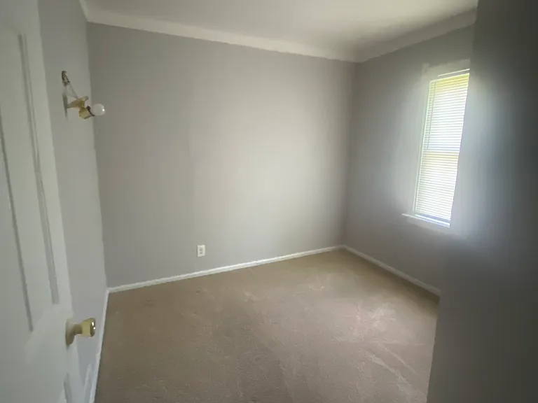 633 Foredale Ave — Photo 9