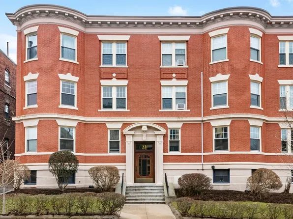 22 Garrison Rd APT 3, Brookline, MA 02445