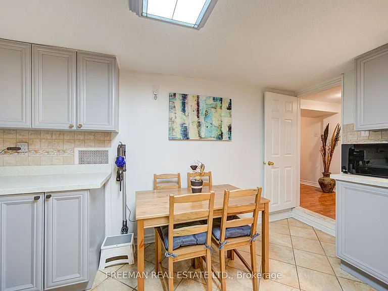 723 Euclid Ave #BASEMENT — Photo 8