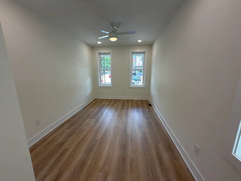 327 Roxborough Ave #1 — Photo 6
