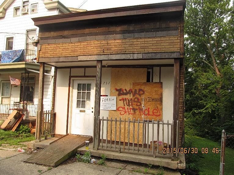 2nd image of 1257 Dewey Ave