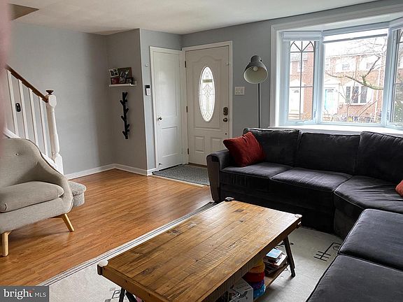 5th image of 328 Francis St