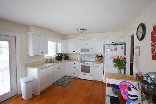 4th image of 18435 Windsor Ln