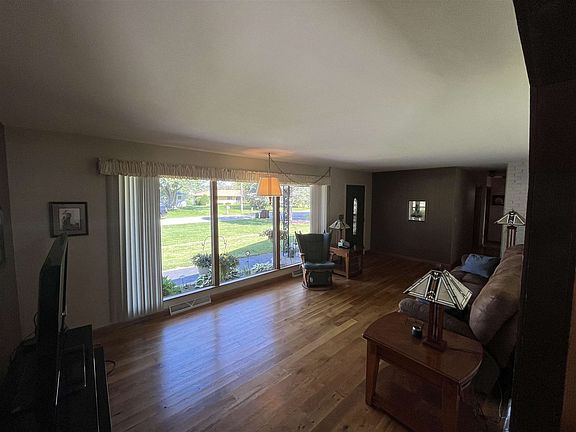 5th image of 9813 Shore Dr