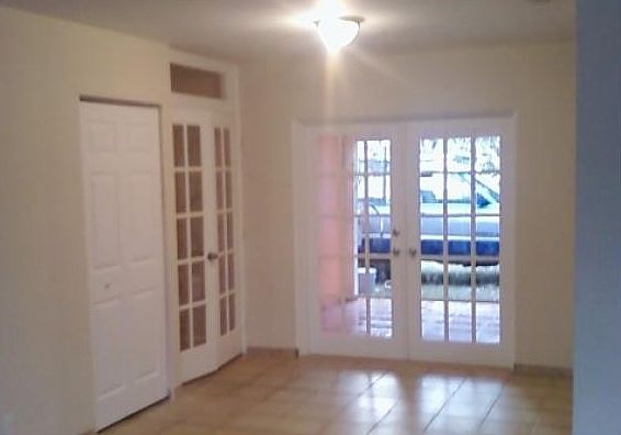 5th image of 1061 SW 6th Ave