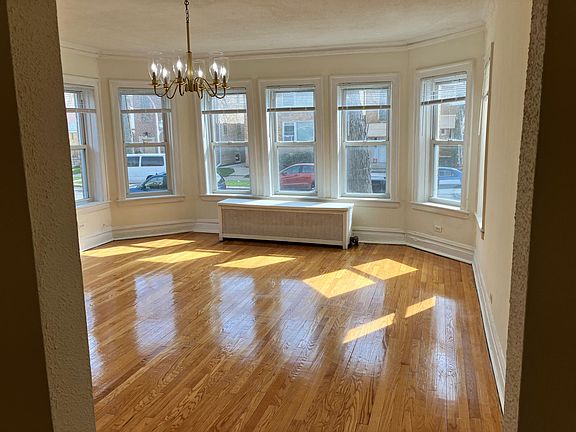 2nd image of 6518 N Sacramento Ave APT 1