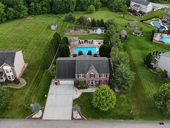 2nd image of 576 Rosewood St