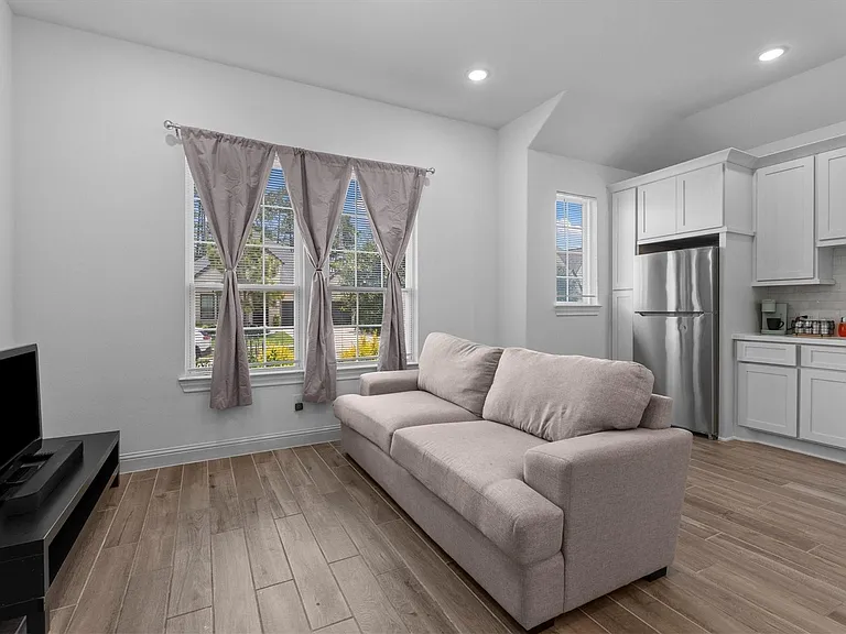 28096 Woodland Bend Way — Photo 10