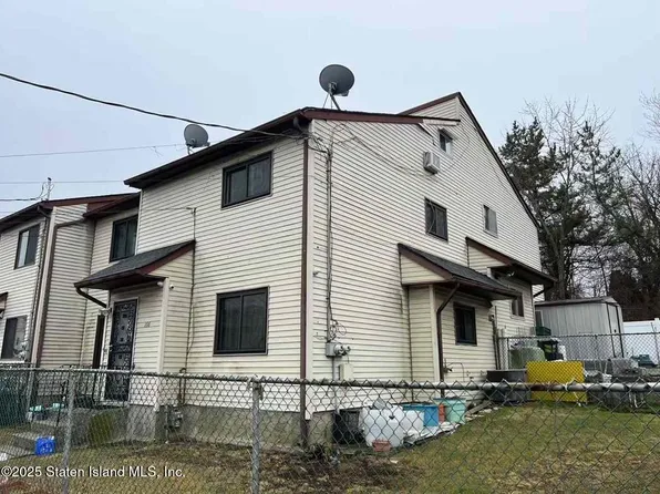 166 Pierce St, Staten Island, NY 10304