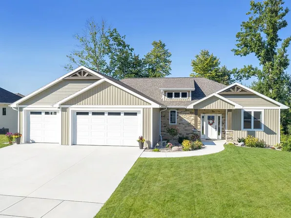 3220 Eclipse Dr, Green Bay, WI 54311