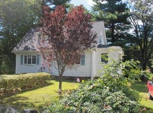24 County St, Walpole, MA 02081
