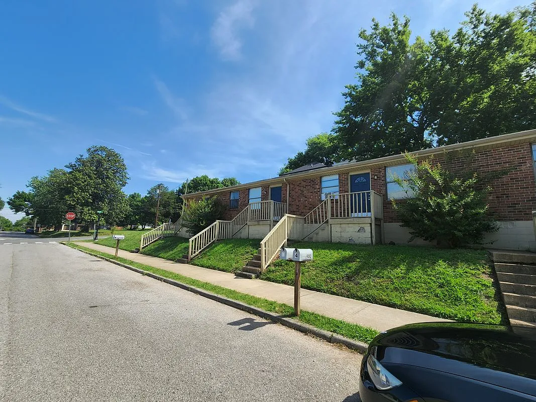 2 bed, 1.0 bath, 800 sqft, $1,195 — Photo 1