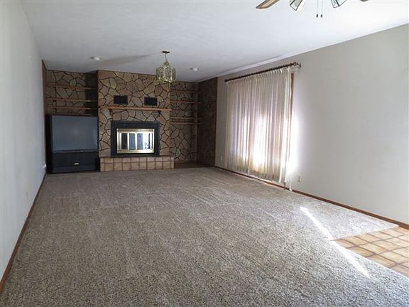 4th image of 1016 Nelson St