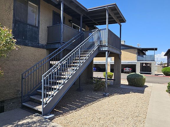 3rd image of 286 W PALOMINO Drive #120