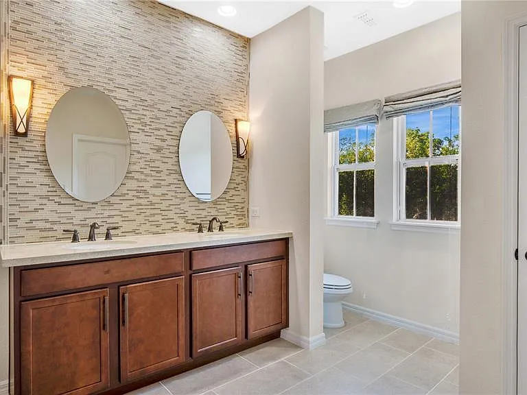 921 Taramundi Dr — Photo 11