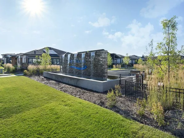 1949 W Mahogany Blvd SE, Calgary, AB T3M 1X6