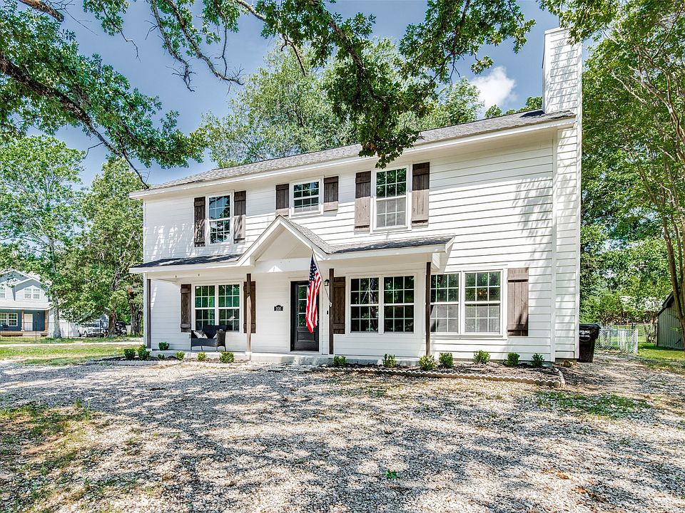 1st image of 200 Lakeside Dr