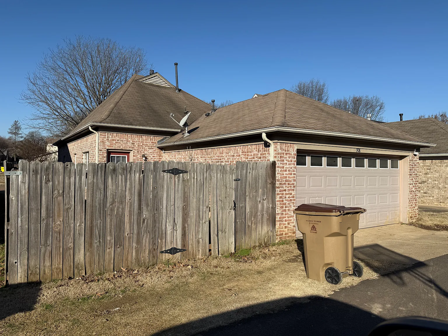 3 bed, 1300 sqft, $1,850 — Photo 2