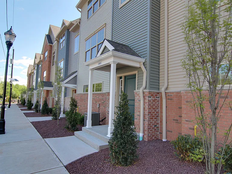 Gramercy Townhomes - 205 — Photo 39