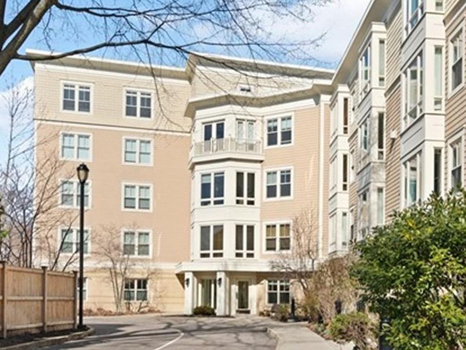 1st image of 214 Saint Paul St #101