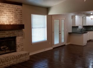 632 NE 16th St, Moore, OK 73160