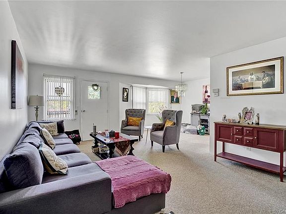 5th image of 39 Sussex Dr APT C