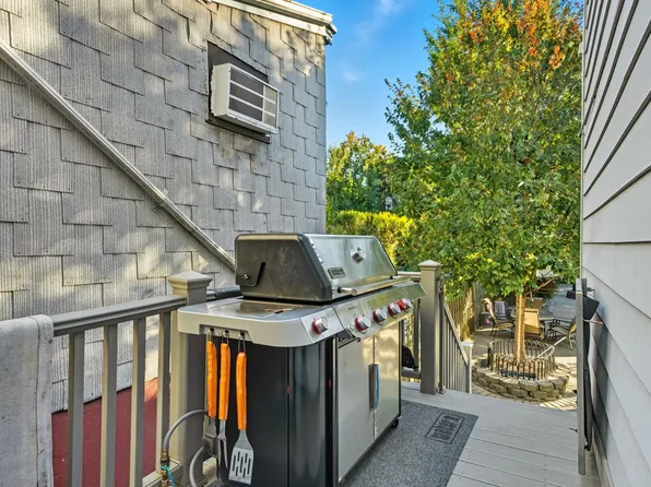 87 Sherman Place image 27 of 37