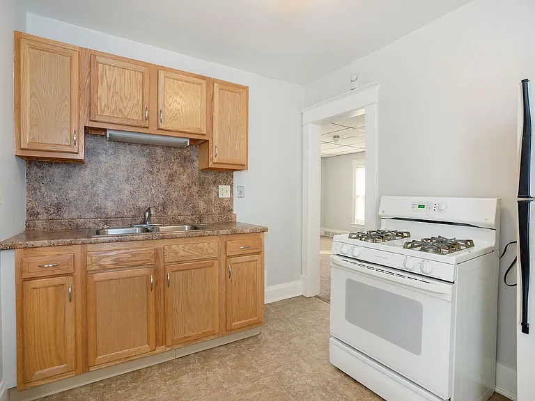 1147 Hermitage SE — Photo 4