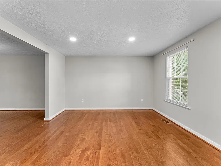 3513 Castlebury Dr — Photo 6