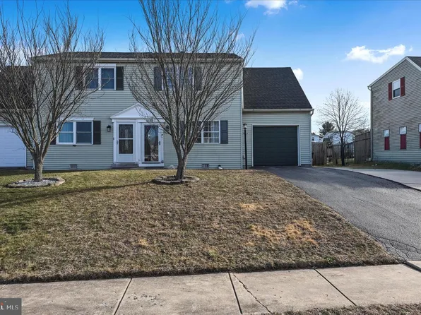 1634 Blue Jay Dr #A, Dover, PA 17315