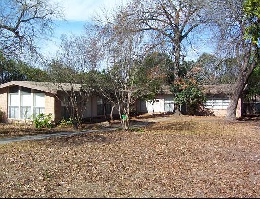 1st image of 103-107 OAK PARK DR