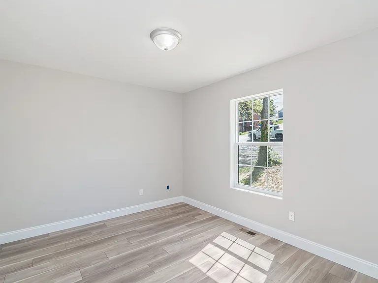 2533 Adair Ave — Photo 14
