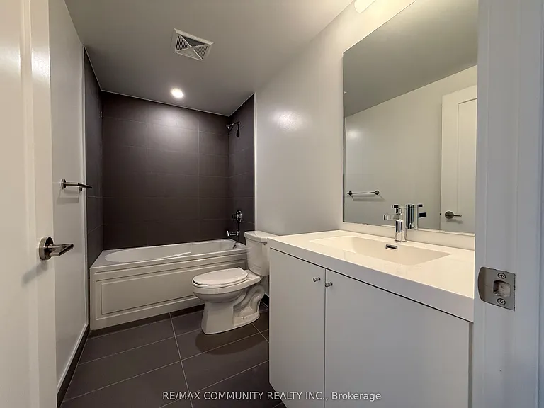 2545 Simcoe St N #1110 — Photo 6