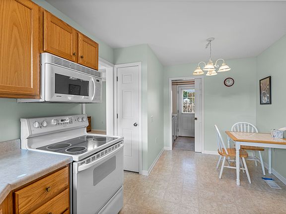5th image of 1115 Warner St