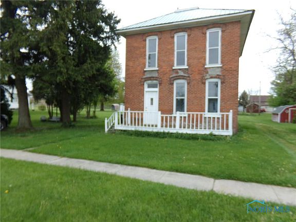 2nd image of 204 Pearl St