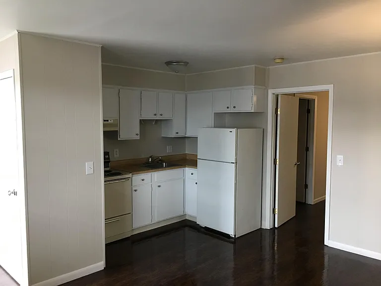 1408 6th Ave #7 — Photo 3